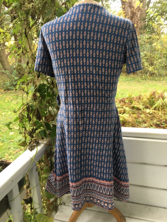 Blue Print Wrap Style Dress. Short Sleeved Dress.… - image 4