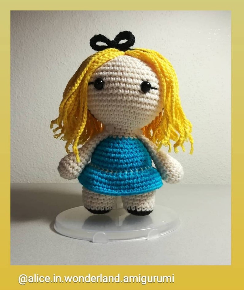 alicia en el pais de las maravillas amigurumi
