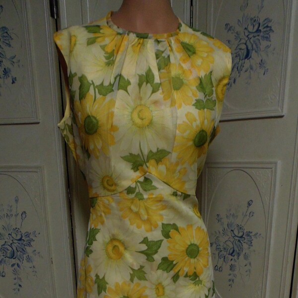 1970 Yellow Flowered  Hostess Gown with Coat, Size 16