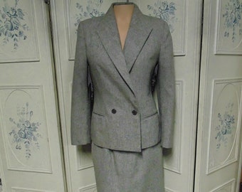Lee David Two Piece Brown/White Lined Wool Suit, Size 7/8, Made in Japan