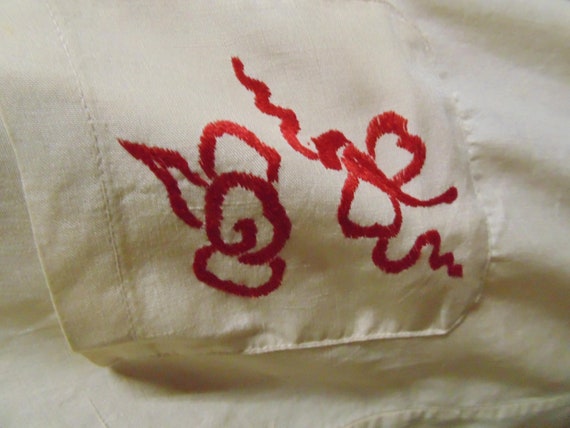 Vintage Japanese Robe with Embroidery, Bust 38" - image 2