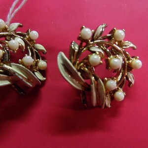 Vintage witte Coro armband en oorbellen