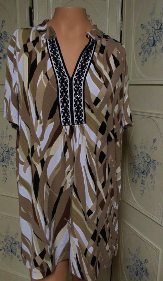 Dana Buchman Brown, Black and White Shirt, Size XL