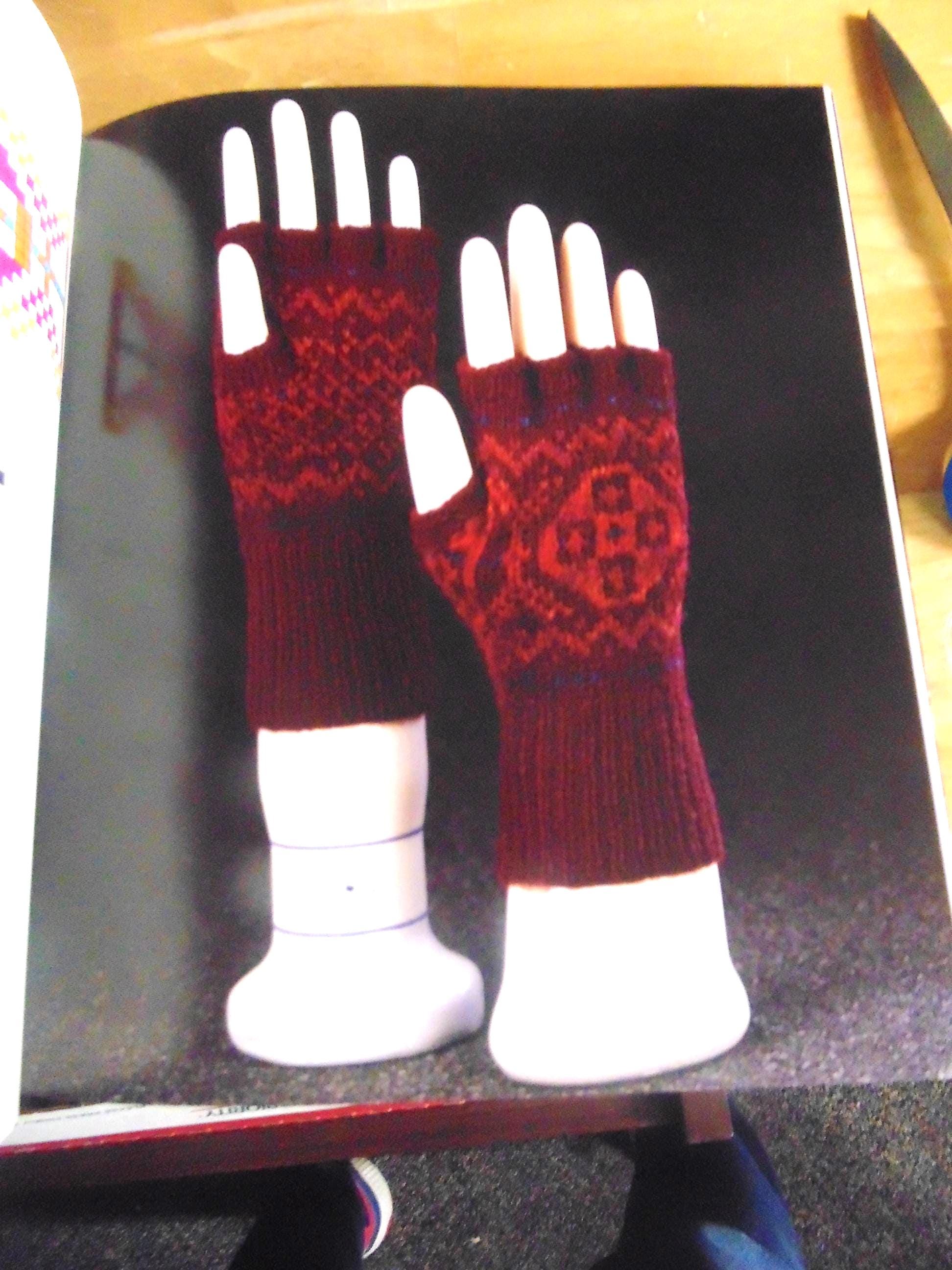 Knitting Fair Isle Mittens & Gloves, 40 Great Looking Designs