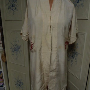 Japanische Vintage Robe mit Stickerei, Büste 38"