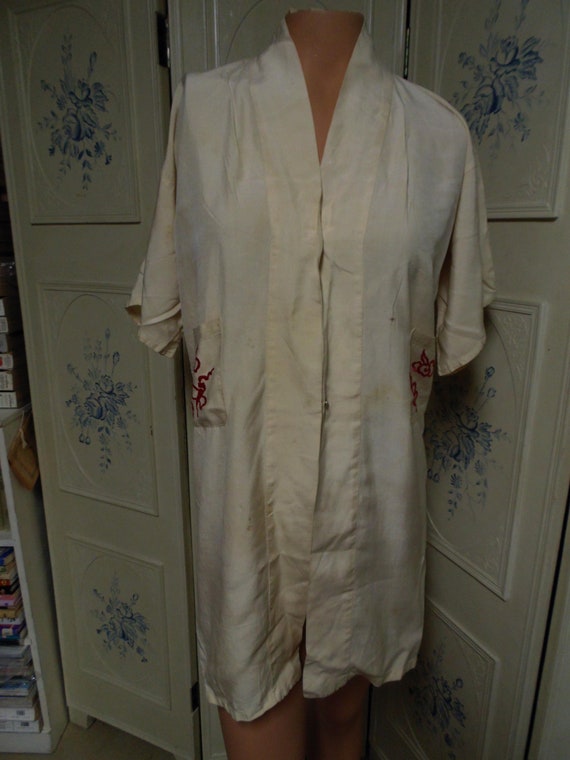 Vintage Japanese Robe with Embroidery, Bust 38" - image 1