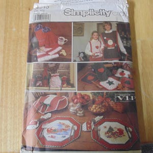 Simplicity #8213, Crafts for Christmas, UNCUT