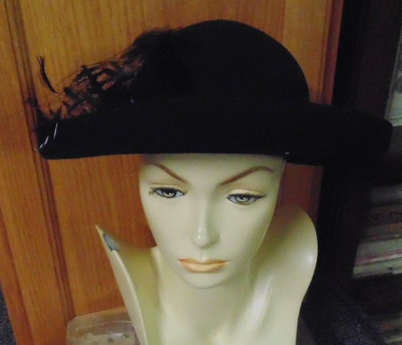 Vintage Black Wool Hat With Feather - Merrimac Hat Corp  display picture 1