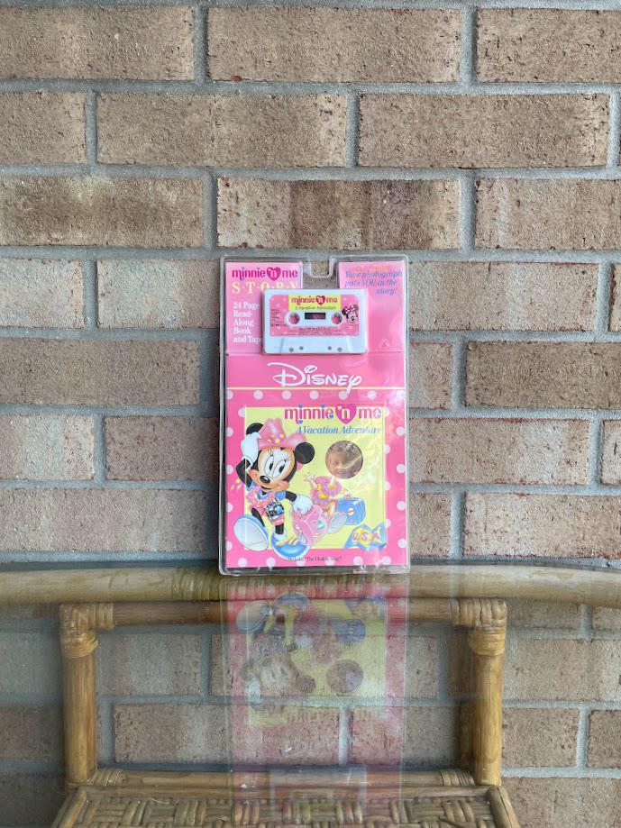 Disney Minnie 'N Me A Vacation Adventure - 24 Page Read Along