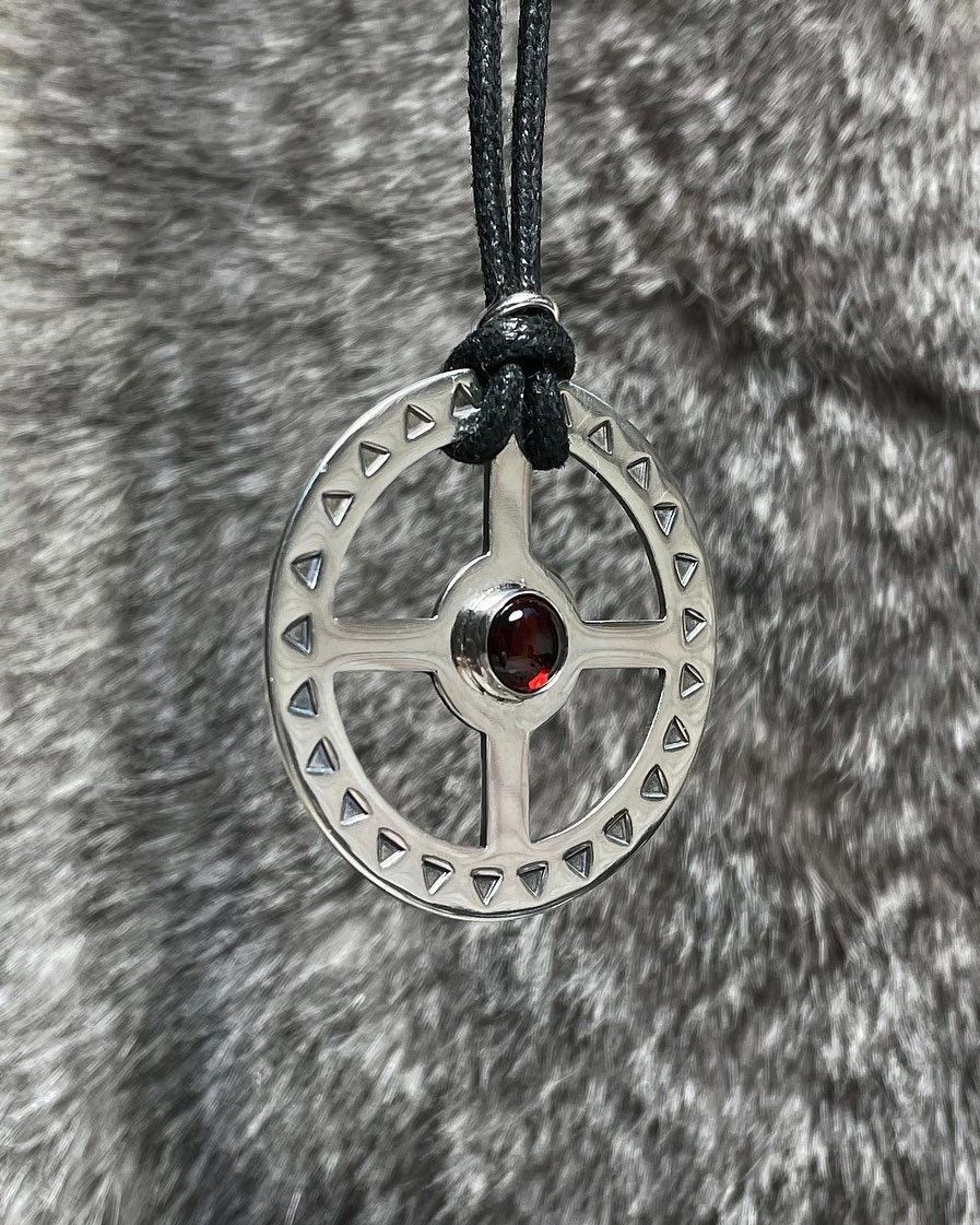 SCP-963 replica pendant. Made of real white gold, a ruby, but white  sapphires (instead of diamonds). : r/SCP