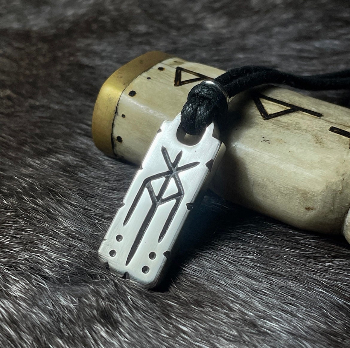 VALFREYJA - Lady of the Slain Talisman in Sterling Silver - Viking Rune  Heathen Pagan Freya Pendant - Etsy, image size:1170x1166