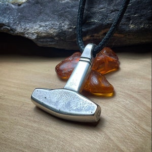 Sterling Silver Foremark Thor&#39;s Hammer Necklace: Viking Mjolnir Pendant