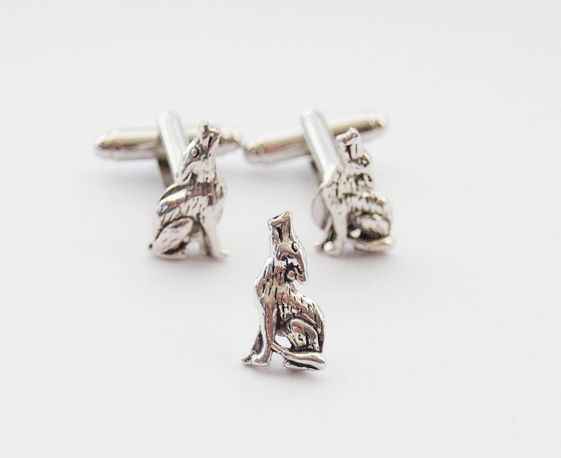 Dad gift Howling Wolf Cufflinks set Men/'s Gift Set Wolf Cufflinks Wolf Suit Accessories Wolf Tie Pin Wolf pin set Father/'s day gift