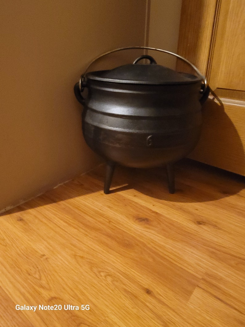 Cast Iron Cauldrons Size 4 or 6 image 6