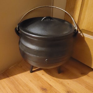 Cast Iron Cauldrons Size 4 or 6 image 7