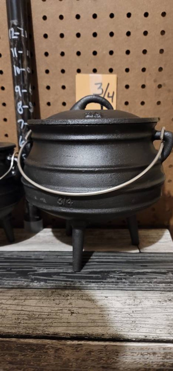 Cast Iron Potjie Cauldron - 3/4 Gallon Size 1