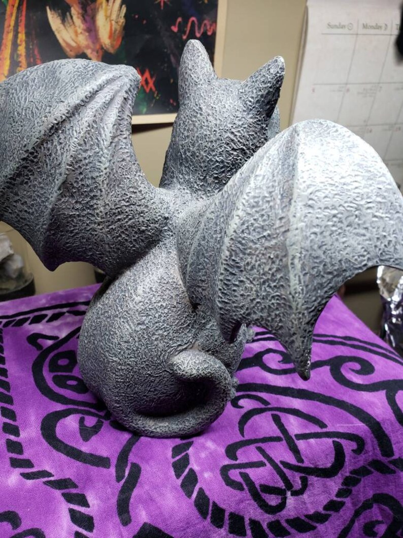 winged cat gargoyle statue