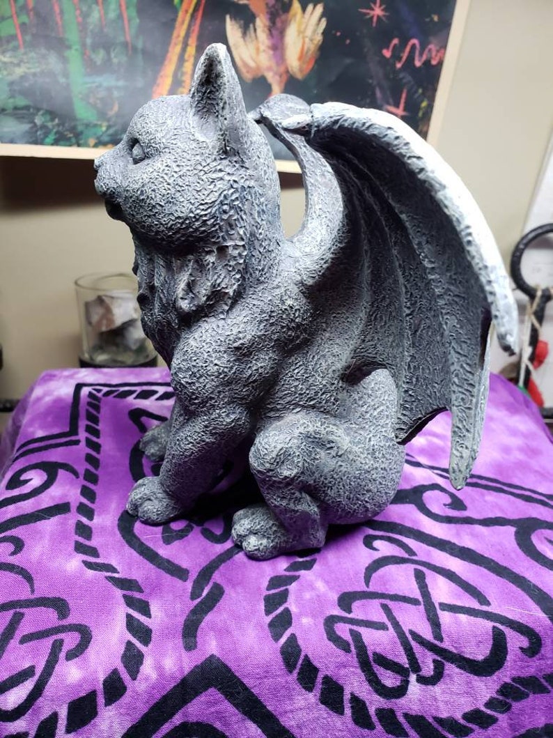 winged cat gargoyle statue