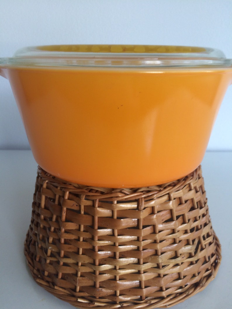 Vintage Pyrex Sunburst Daisy Casserole Dish With Woven Basket #474-B 1 12 Quart