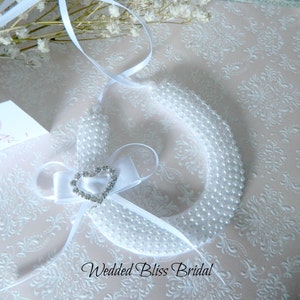 Recuerdo nupcial con forma de herradura de boda - Aspecto de racimos de perlas blancas - Corazón y lazos de diamantes