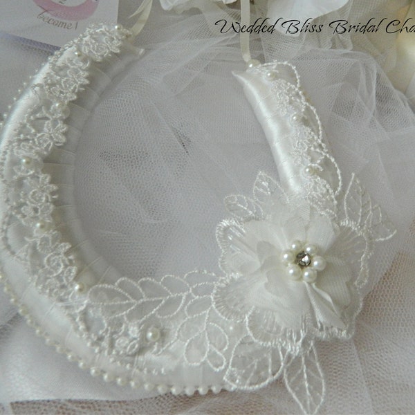 Wedding Horseshoe for the Bride , Bridal Horseshoe, Ivory Satin and Lace , Good Luck Charm, Keepsake, Bridal Gift-KeepsakeBoxed