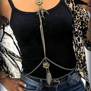 Beautiful Body chain! Wear it anywhere!