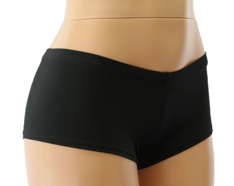 Short noir mat en tricot Spandex. Taille basse et effronté. Tailles adultes et plus.