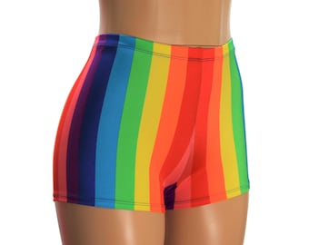 Shorts a vita alta con strisce arcobaleno. Taglie forti per bambini, adulti e taglie forti. Ottimi per costumi da clown, da circo e per festival musicali!