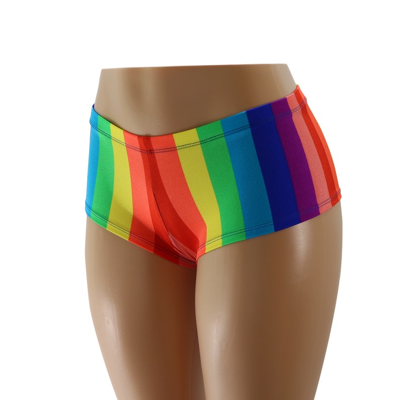 Gay Love Rainbow Heart Gay&Lesbian Pride Women Low-Rice Hot Pants Gym Workout Shorts