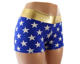 Pantaloncini in spandex da supereroe con stelle – Blu con stelle bianche e fascia in vita dorata / Pantaloncini sportivi a vita media per cosplay, festival, danza, cheerleading