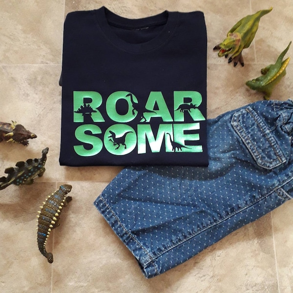 T-shirt dinosaure rugissant pour enfants, haut bleu marine unisexe, t-shirt Dino à manches courtes, cadeau d'amoureux des dinosaures, idée de cadeau d'anniversaire pour enfants,