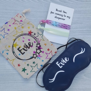 Pochette de soirée pour soirée pyjama, cadeaux de fête, pochette personnalisée 3 pièces pour fille, pochette et masque pour les yeux personnalisés, élastique pour cheveux sur le thème des cils