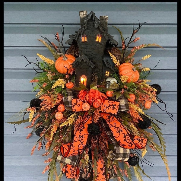 Fall Halloween Lighted Haunted House Wreath, Halloween Decor, lighted Halloween decor