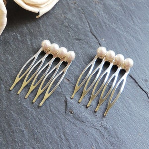 White pearl hair combs, pair combs, quality pearl comb, pearl hair accessories, small pearl combs, bridal comb, simple comb set, bridesmaid