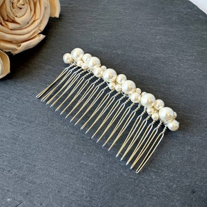 Cream pearl hair comb, quality pearl comb, pearl hair accessories, comb for a bun, updo comb, silver comb, wedding veil comb, bridal comb