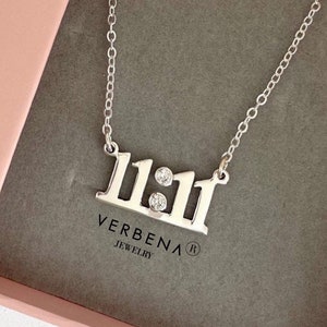 Número de ángel 11:11 en plata de ley, colgante de numerología, collar con circonita, colgante, joyería estampada a mano, joyería 1111, pide un deseo