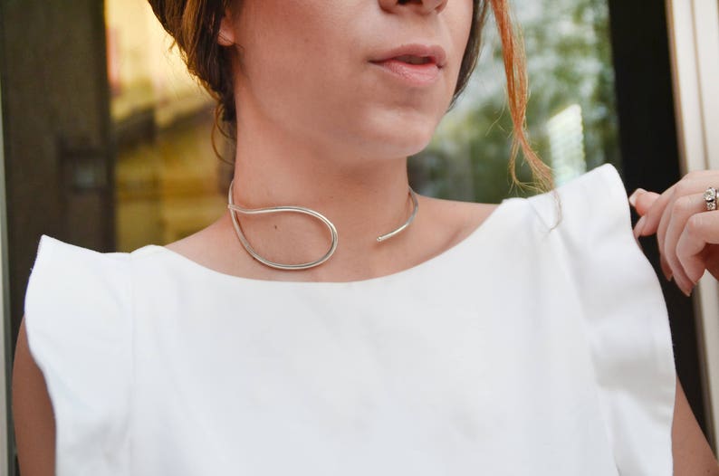 Hedendaagse zilveren Choker, Amanda Necklace, sculptuur in zilver afbeelding 1