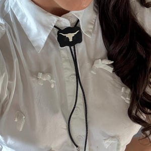 Black Bolo Tie, western bolo tie, natural  leather bolo tie, cowgirl jewelry