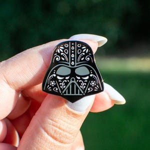 Pin de esmalte duro de Darth Vader