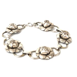 Silver Flower Station Link Bracelet 7.5" Estate Fashion Jewelry Find