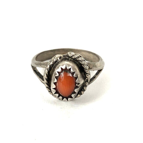 Navajo Coral Sterling Silver Signed Petite Southwestern Ring Sz 2.75 Pre-Owned