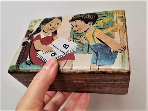 Kids reading decoupage box, rectangular wooden box, retro kids at school decoupage box, kouti palio anagnostiko, παλιο αναγνωστικο