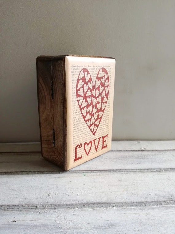 Love wooden box with hearts decoupage, vintage gift box with 'Love' and hearts illustration, Valentines box, retro hearts & Love gift
