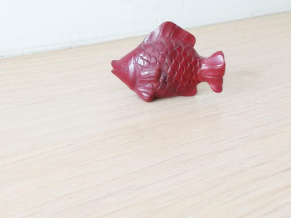 Vintage fish miniature, jasper fish, berry red, serjeant major fish miniature, Pintano jasper fish miniature, late seventies, maroon fish