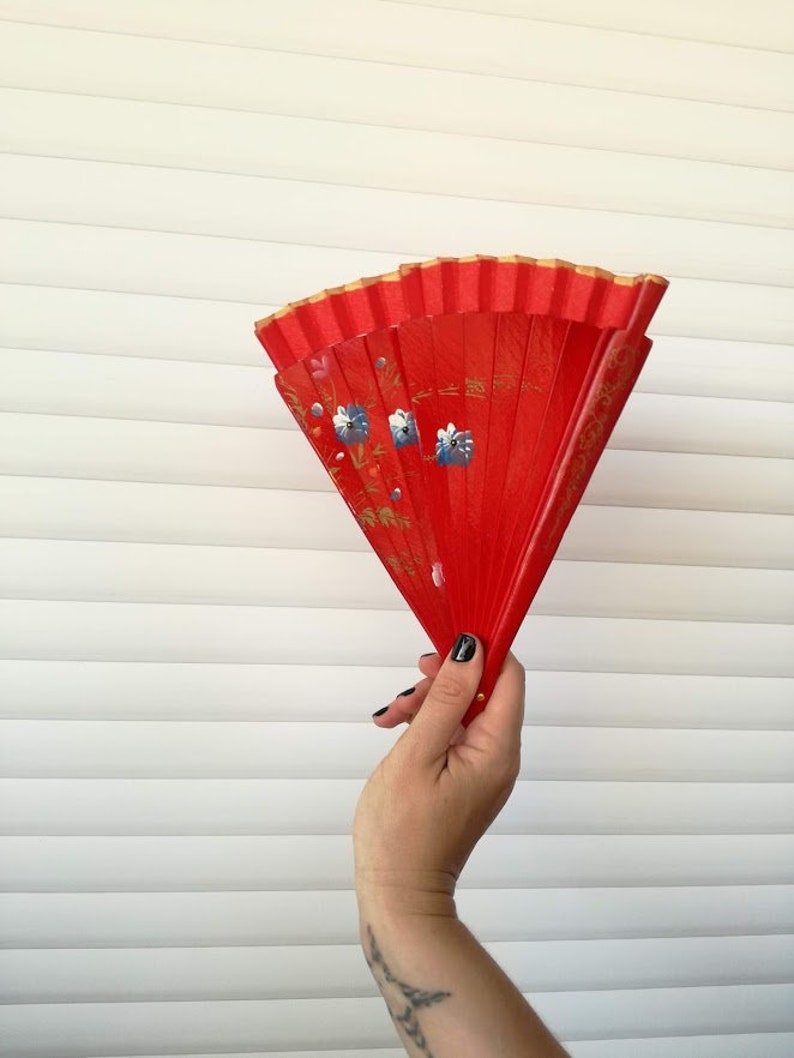 bright red hand held fan oriental Chinese wooden fan bamboo laquered fan in red with handpainted flowers Vintage folding fan