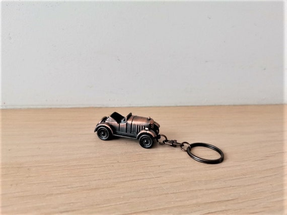 Vintage boxy car key ring, brass-copper oxidised antique car figure on key chain, retro automobile miniature key ring