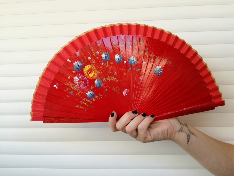 bright red hand held fan oriental Chinese wooden fan bamboo laquered fan in red with handpainted flowers Vintage folding fan