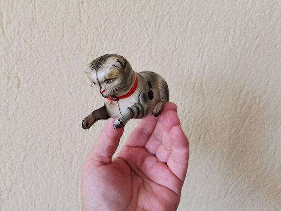Tin cat toy, vintage tin cat wind up toy from Post War Germany, antique tiger cat wind up toy