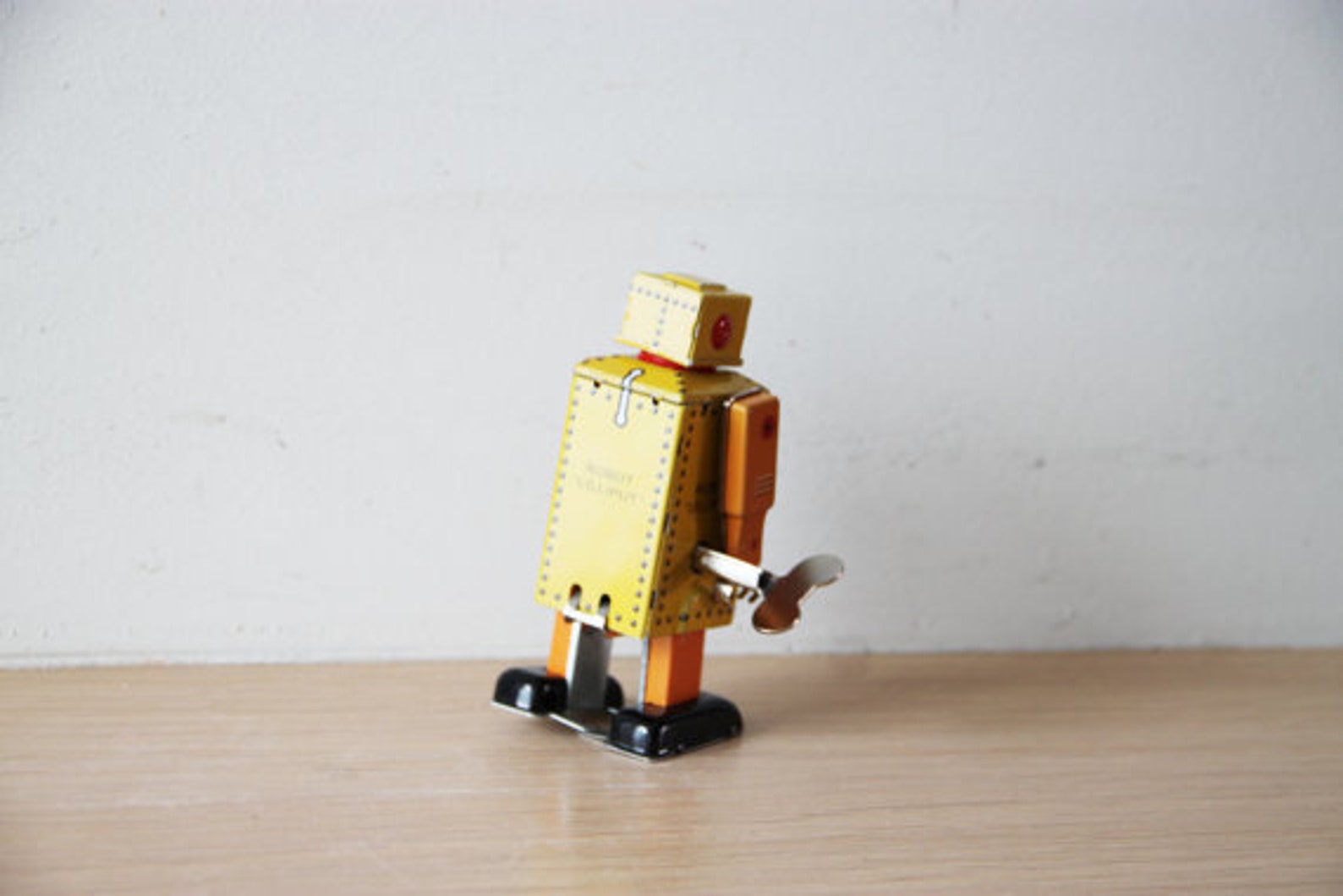 Vintage Robot Toy, Yellow Robot Toy, Tin Robot Wind up Toy in Yellow