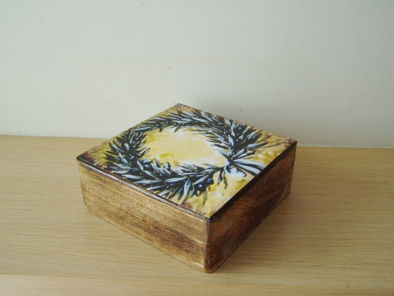 Olive wreath wooden box, wooden box with Greek olive wreath decoupage, vintage gift box, olive wreath vanity box